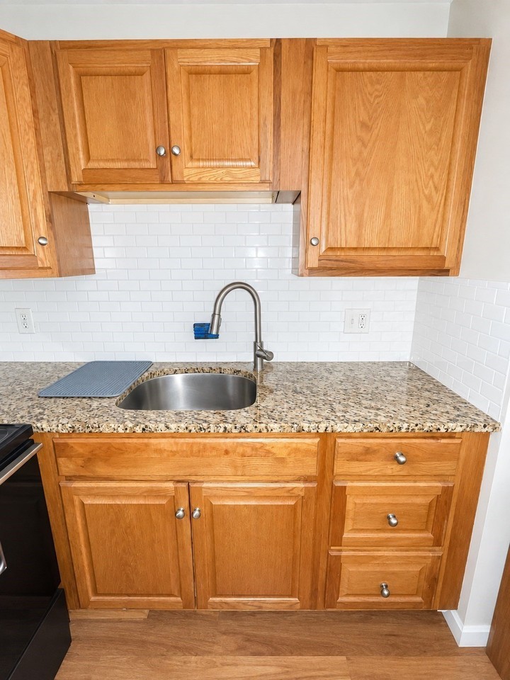69 Nicholas Rd #F - Photo 6 of 9