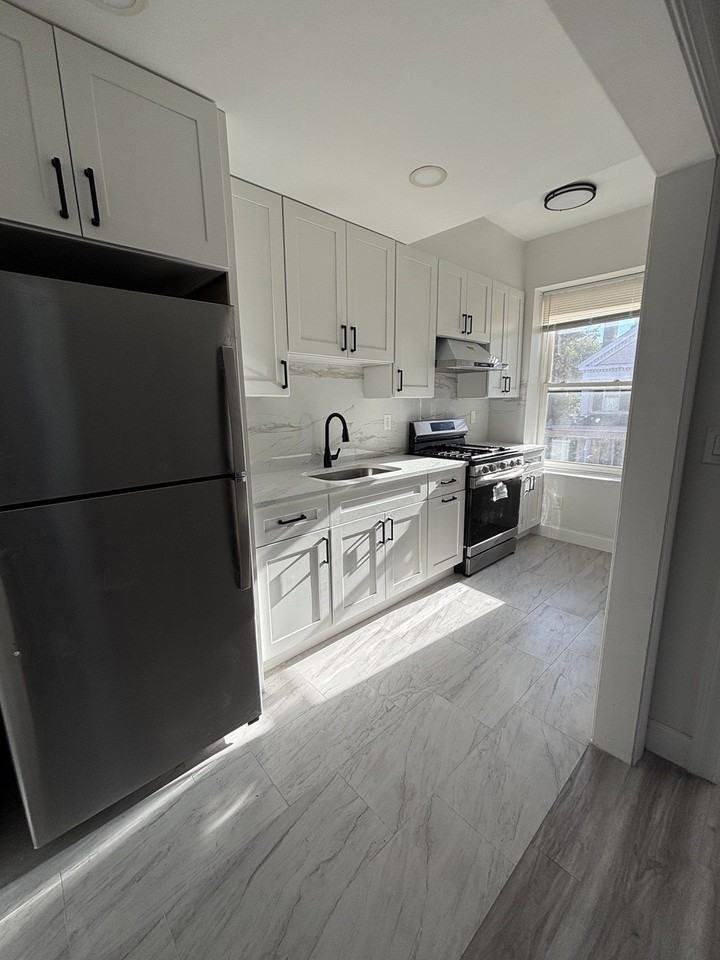 80 Mount Pleasant Ave #2 - Photo 4 of 15