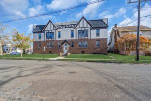 featured image of 922 4th Ave #3B