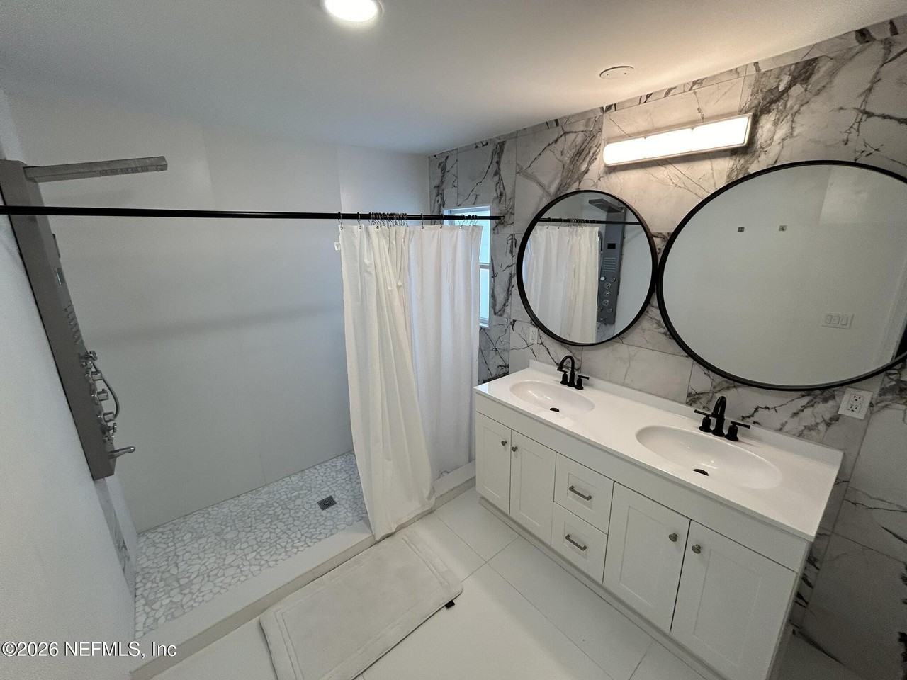 215 E 3rd St - Photo 5 of 37