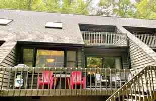 featured image of 637 Riverside Dr