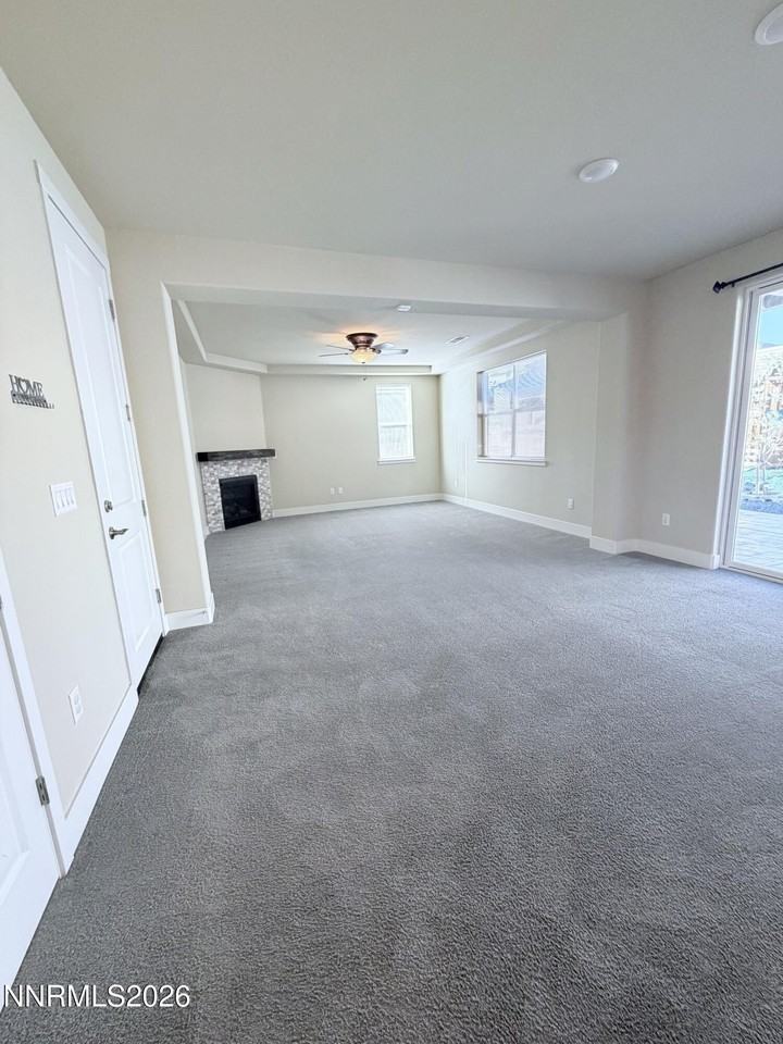 7567 Rambling Ridge Rd - Photo 4 of 34