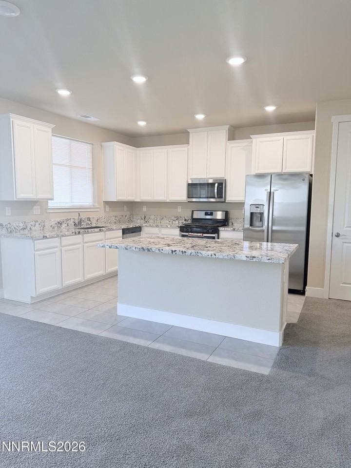7567 Rambling Ridge Rd - Photo 6 of 34