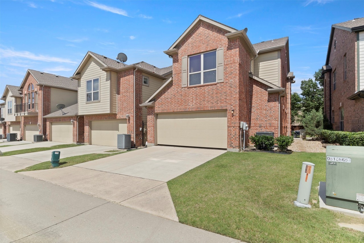 8712 Iron Horse Dr - Photo 3 of 22