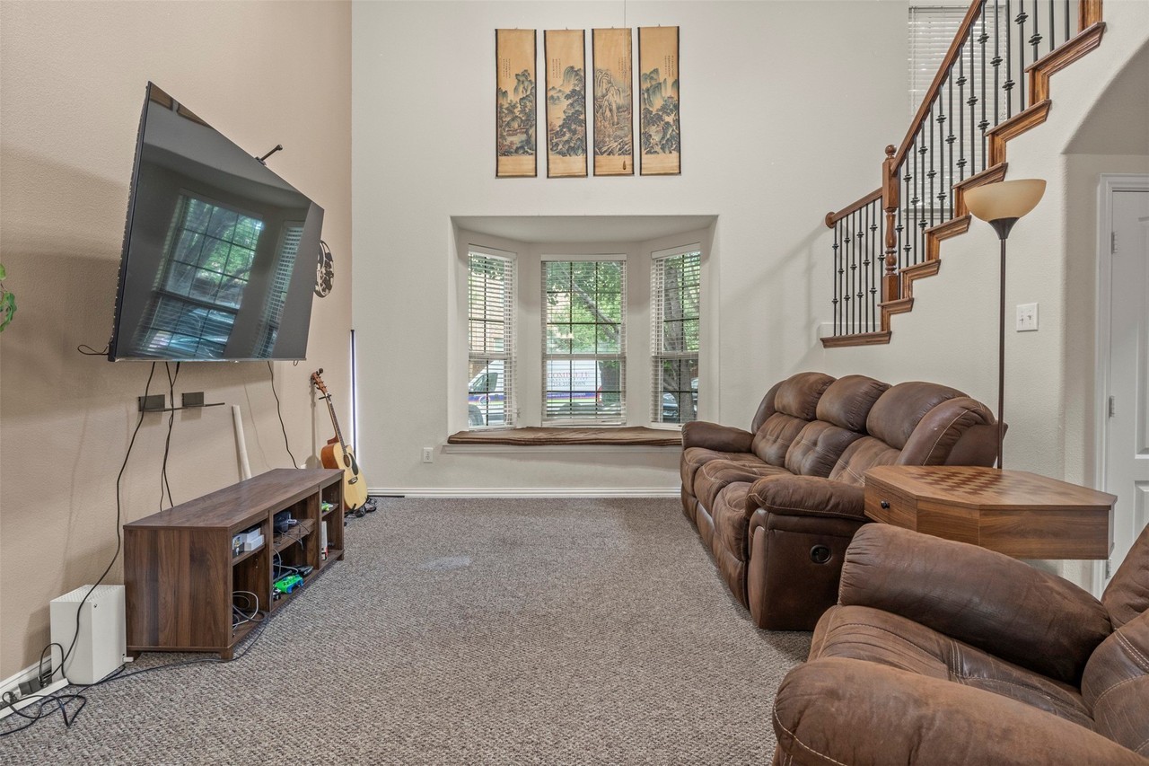 8712 Iron Horse Dr - Photo 4 of 22