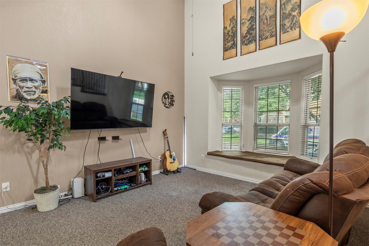 8712 Iron Horse Dr - Photo 5 of 22