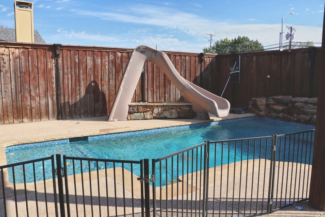 2400 Raintree Dr - Photo 2 of 29