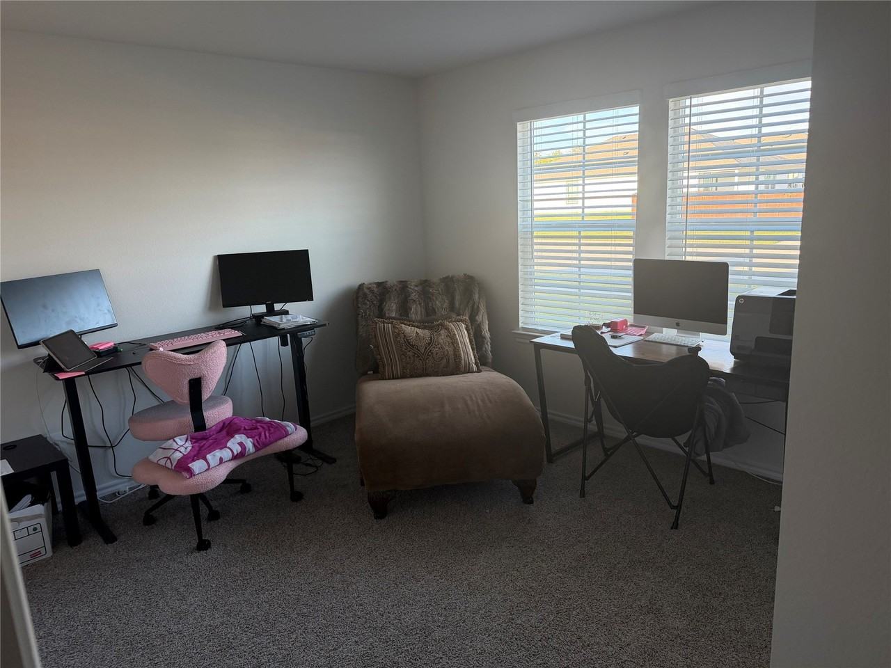 607 Bluejack Dr - Photo 4 of 9