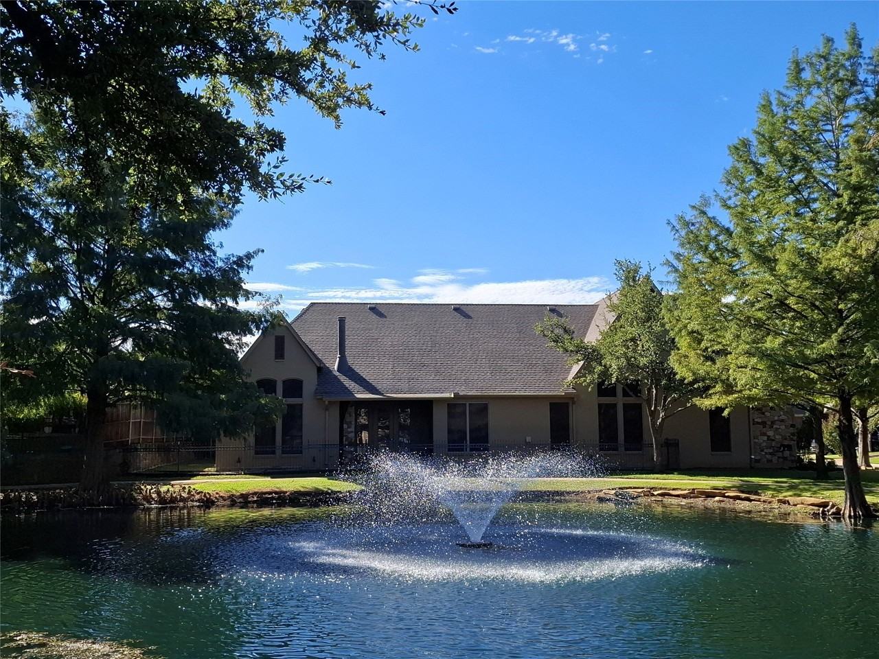 5909 Dry Creek Ln - Photo 3 of 32