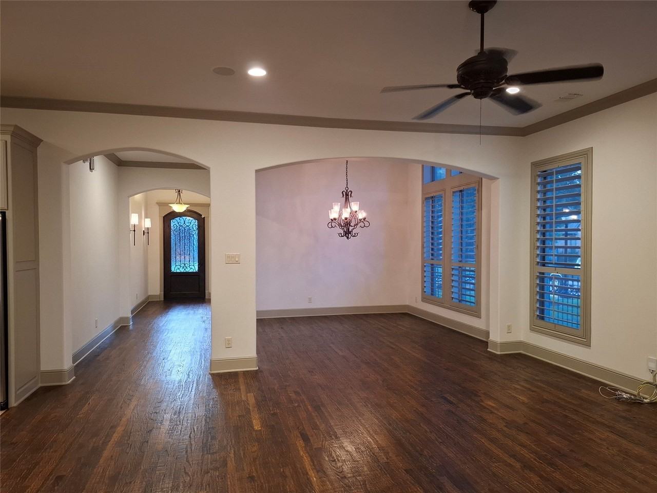 5909 Dry Creek Ln - Photo 4 of 32