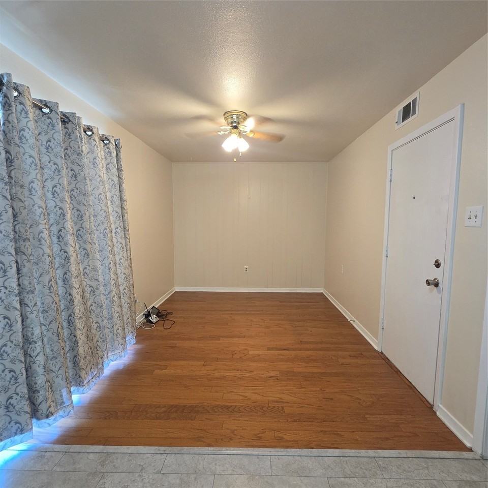 7215 Wilcox Dr - Photo 6 of 14