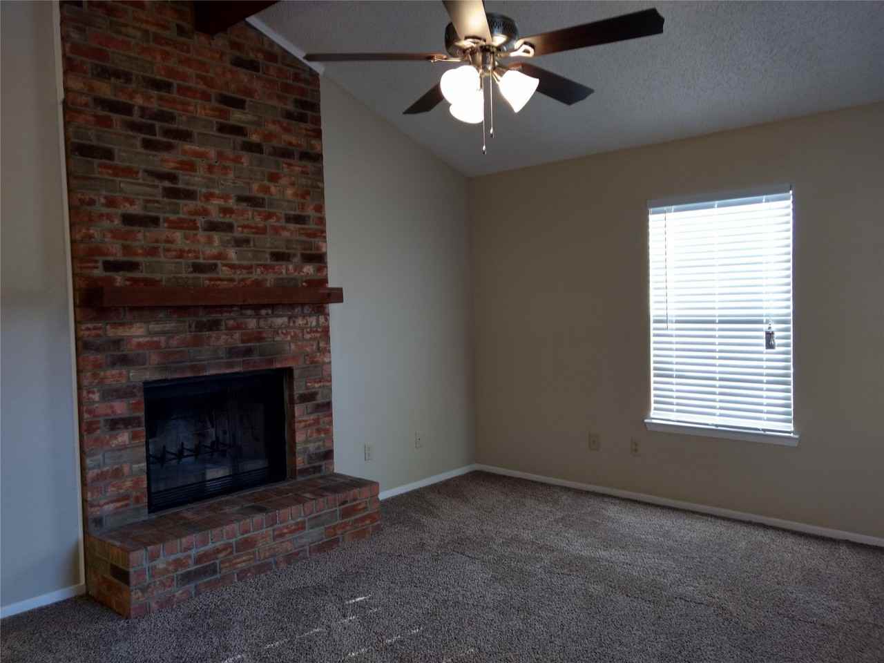 7712 Westcliff Dr - Photo 3 of 6