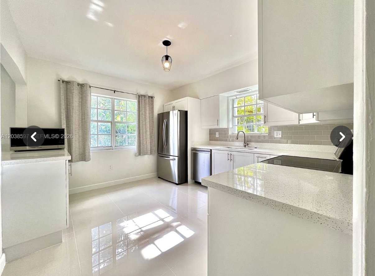 1506 Delgado Ave - Photo 3 of 5