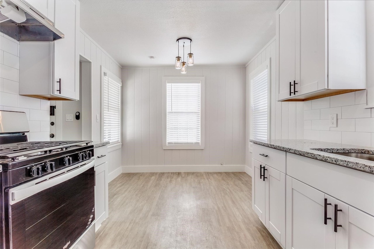 1109 W Avenue A - Photo 6 of 11