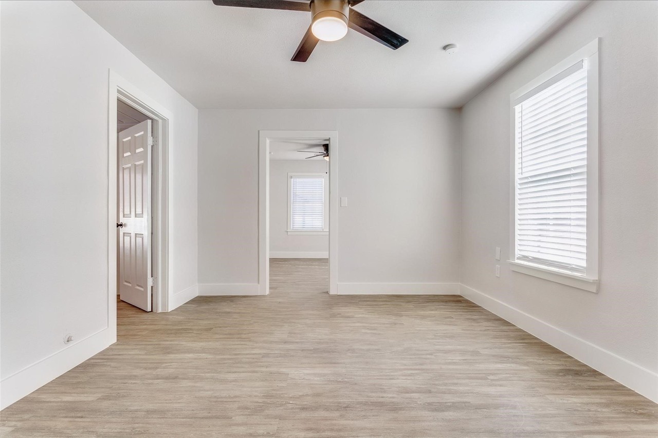 1109 W Avenue A - Photo 7 of 11