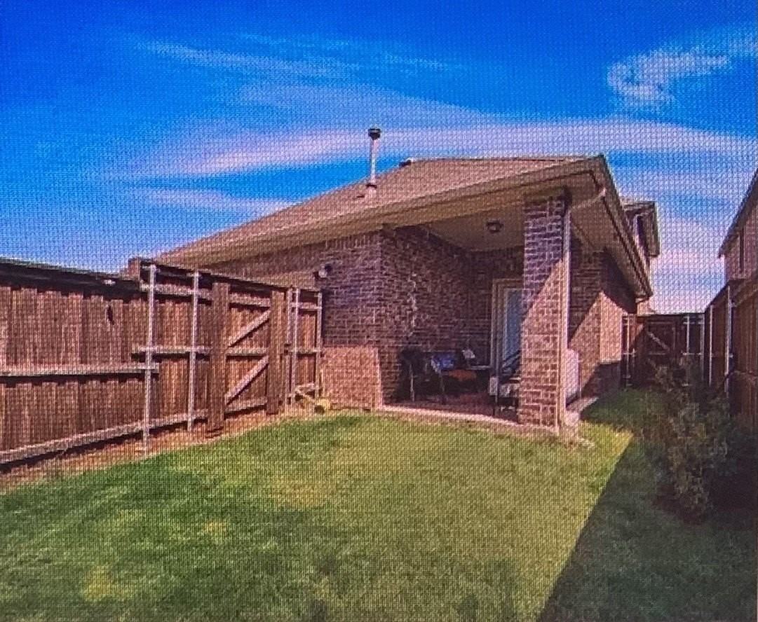 2420 Evening Stone Dr - Photo 2 of 2