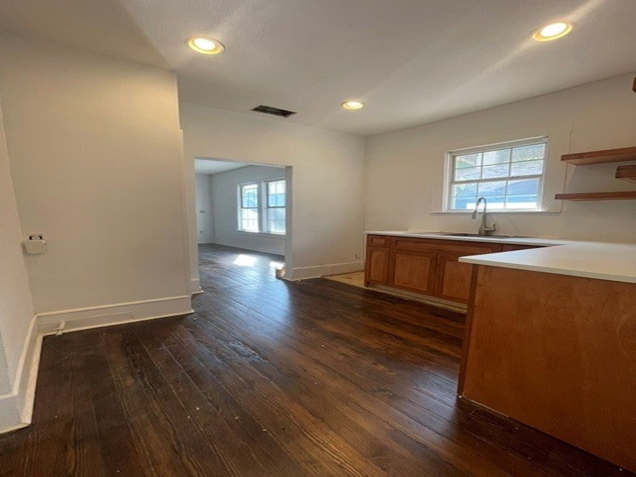 422 S Glasgow Dr - Photo 4 of 7