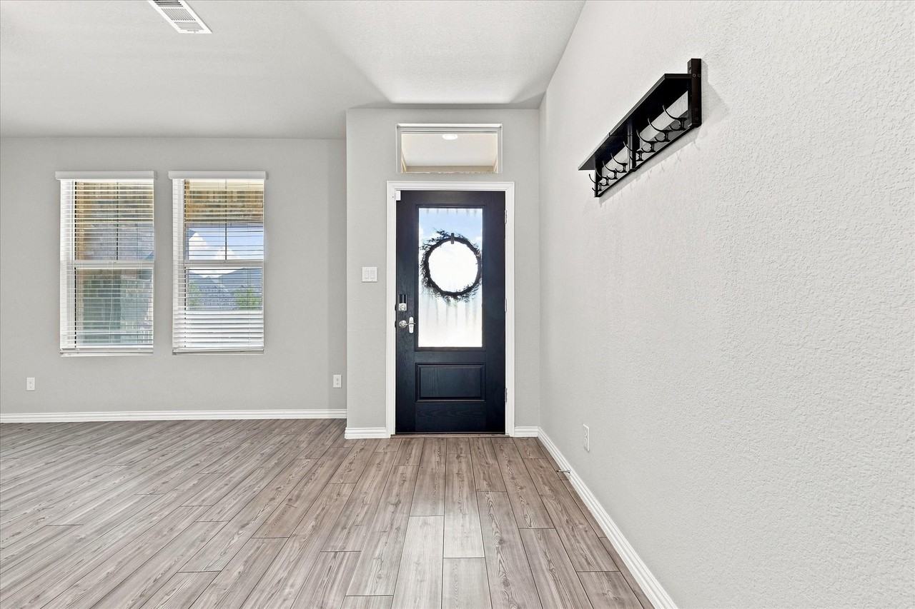 3316 Kingsdown Dr - Photo 3 of 38