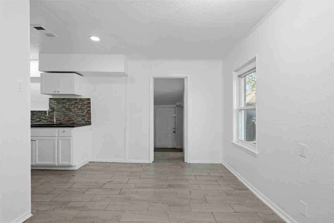 2009 S 1st St - Photo 5 of 22