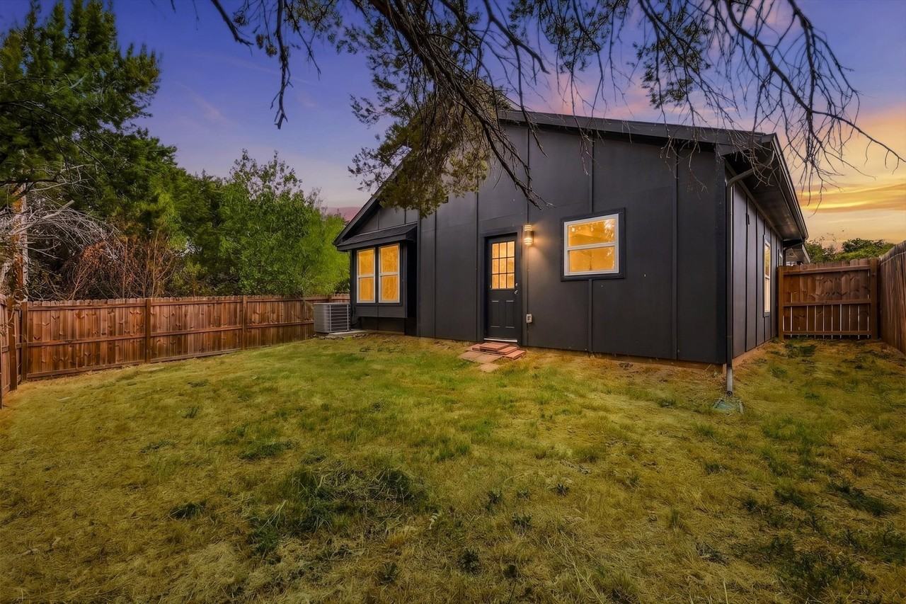 3023 Brazos River Dr - Photo 2 of 36