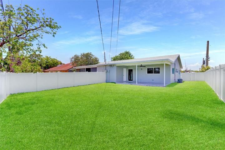 2822 North Dixie Highway - Photo 2 of 12