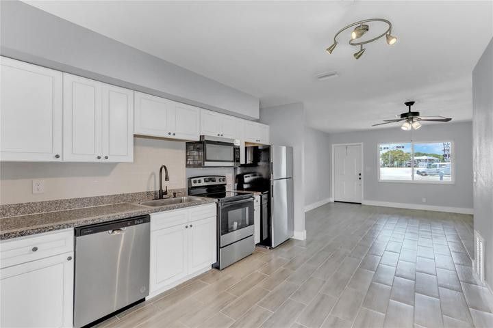 2822 North Dixie Highway - Photo 4 of 12