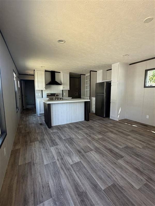 23 Colonial Dr - Photo 2 of 12