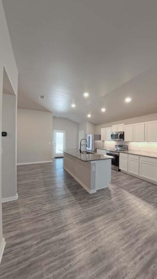 6729 Fiddler Rd - Photo 4 of 41