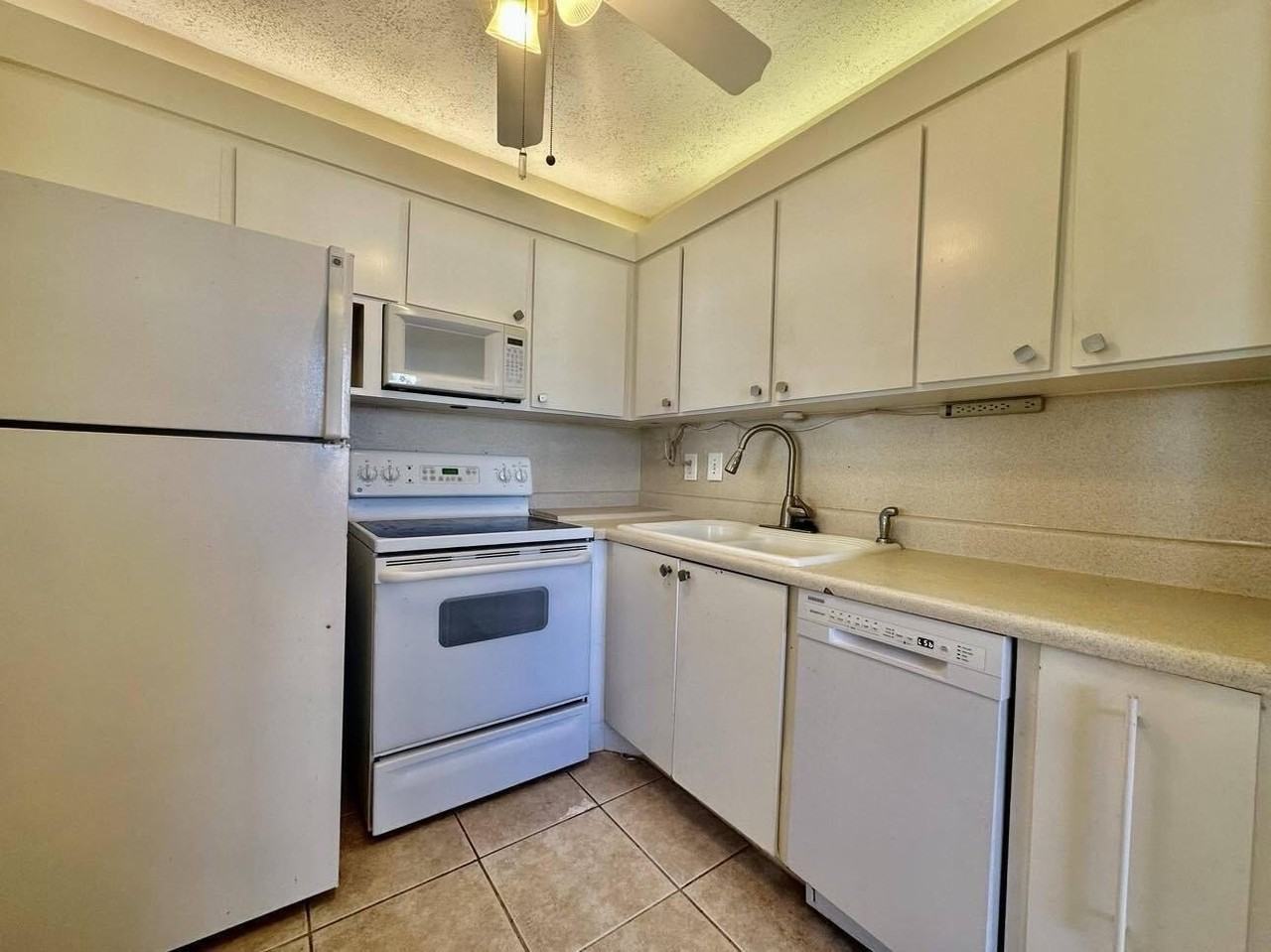 141 Coventry F - Photo 5 of 18
