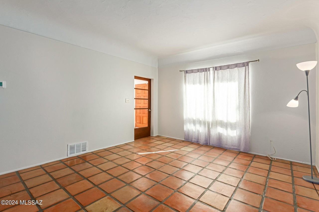 2801 N Richey Blvd - Photo 6 of 28