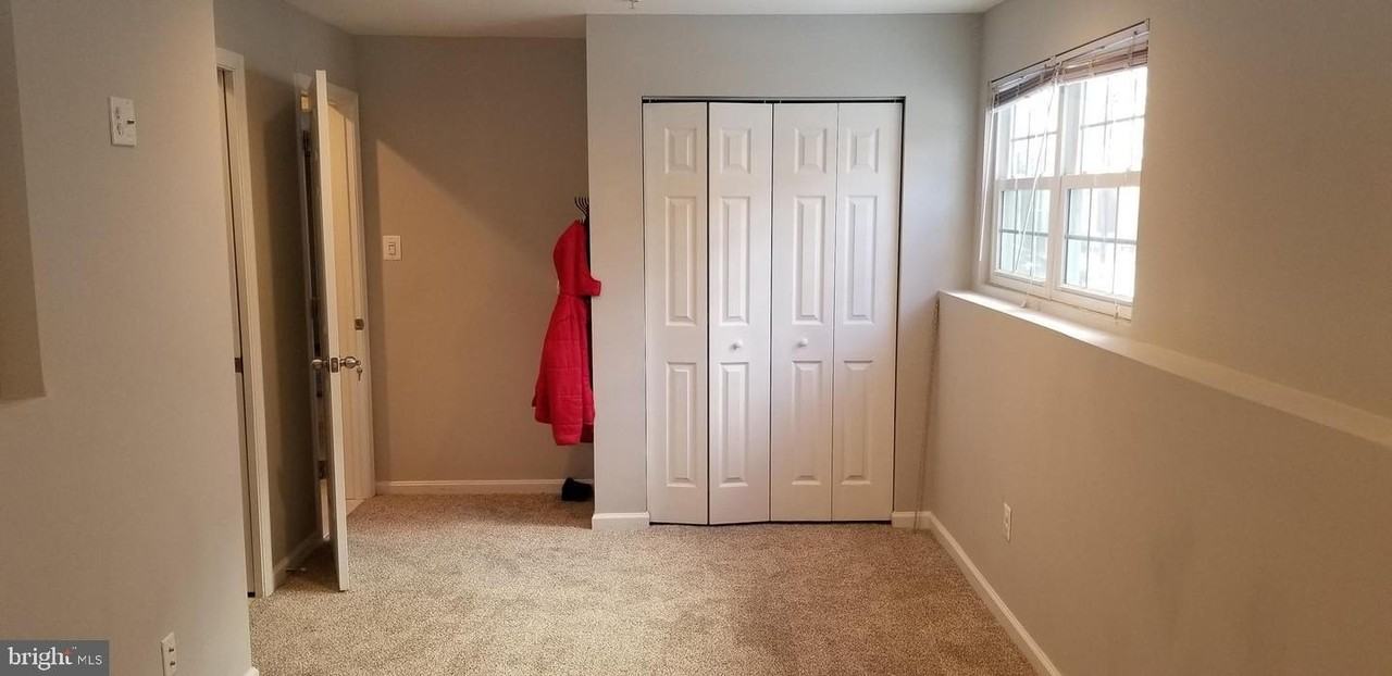 8233 Lyndhurst St - Photo 2 of 9