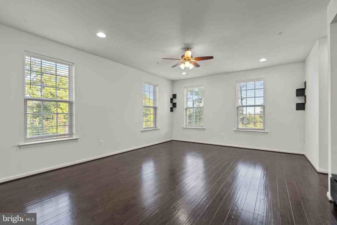 7701 Ken Dannager Ct - Photo 3 of 43