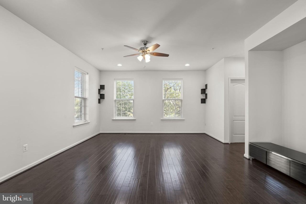 7701 Ken Dannager Ct - Photo 4 of 43