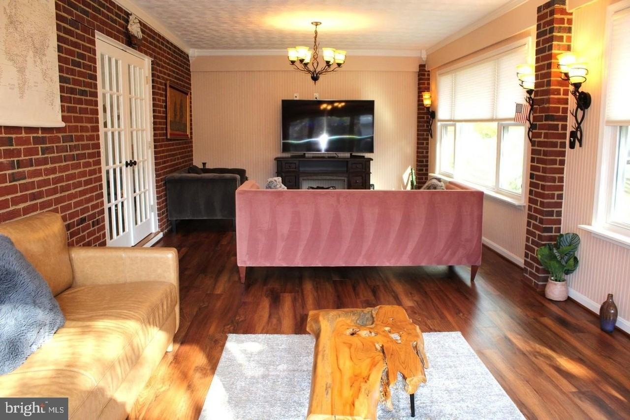 403 Careybrook Ln - Photo 4 of 35
