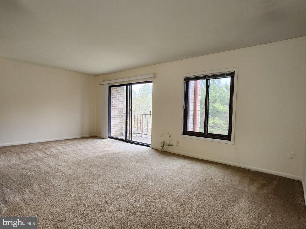 6982 Hanover Pkwy #303 - Photo 5 of 22