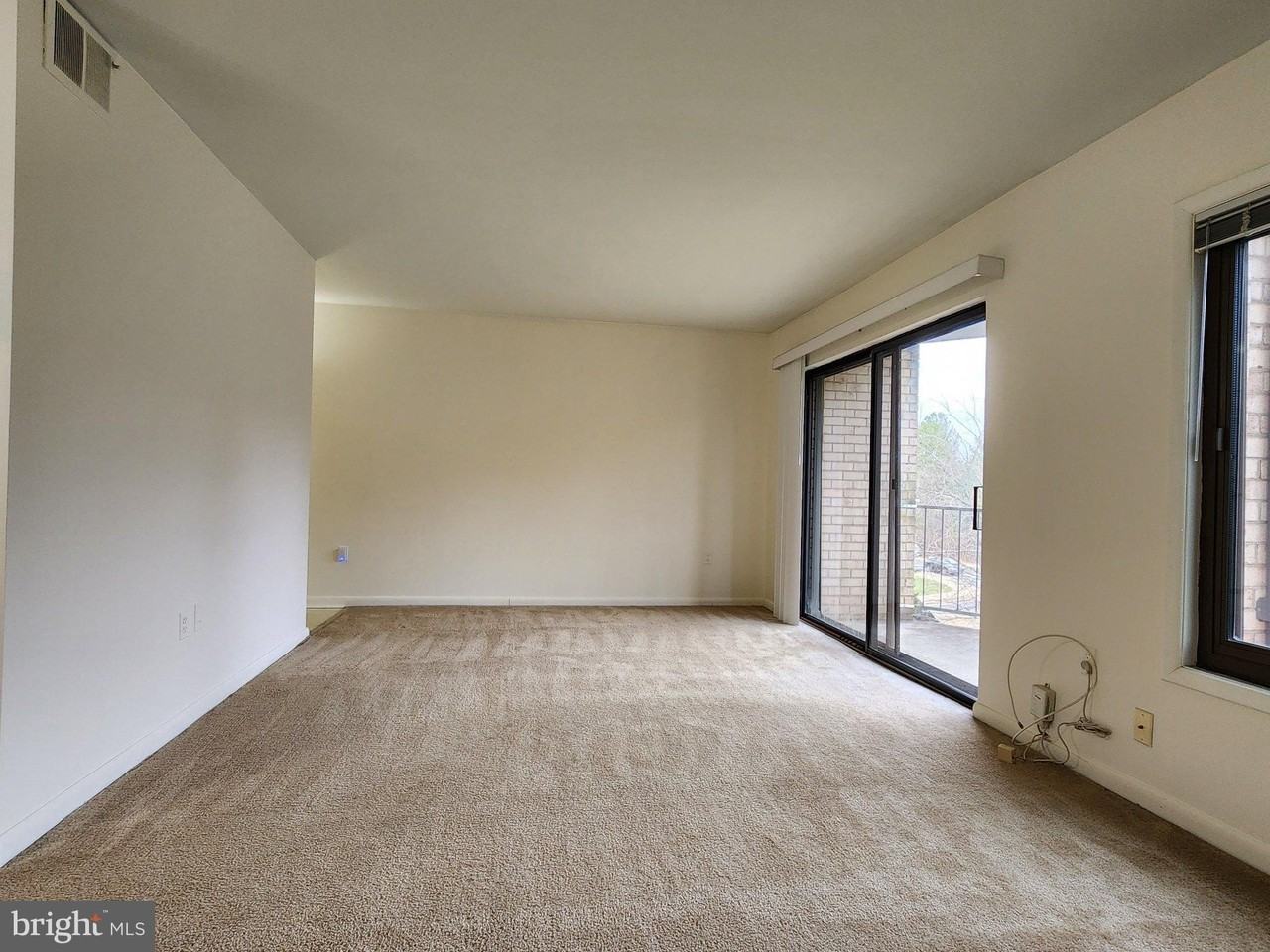 6982 Hanover Pkwy #303 - Photo 7 of 22