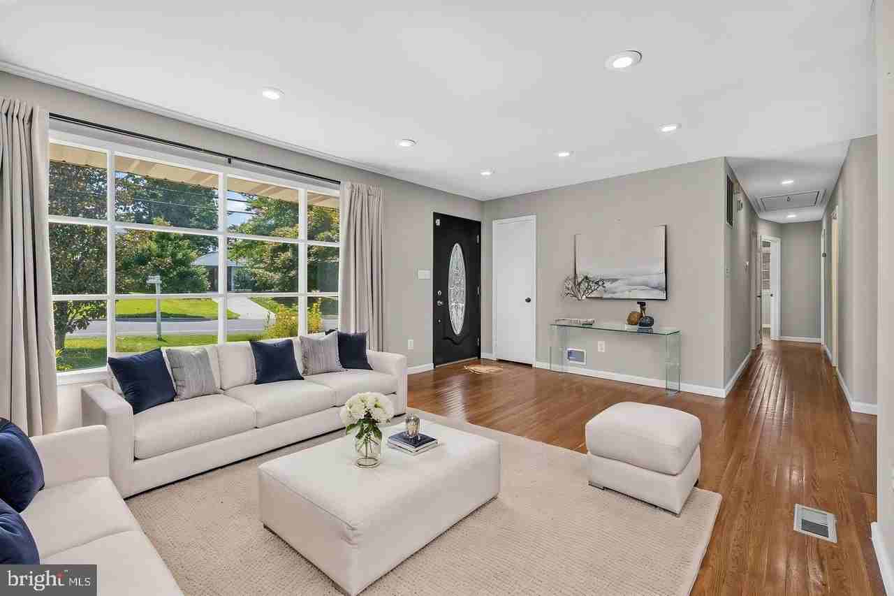 13124 Greenmount Ave - Photo 4 of 40