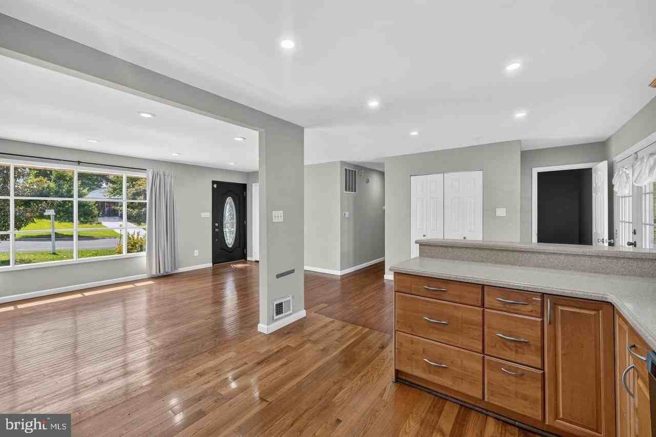 13124 Greenmount Ave - Photo 6 of 40