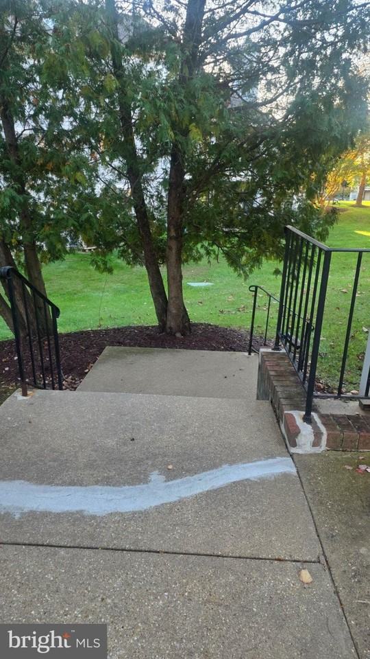 1125 Windemere Ct - Photo 3 of 11