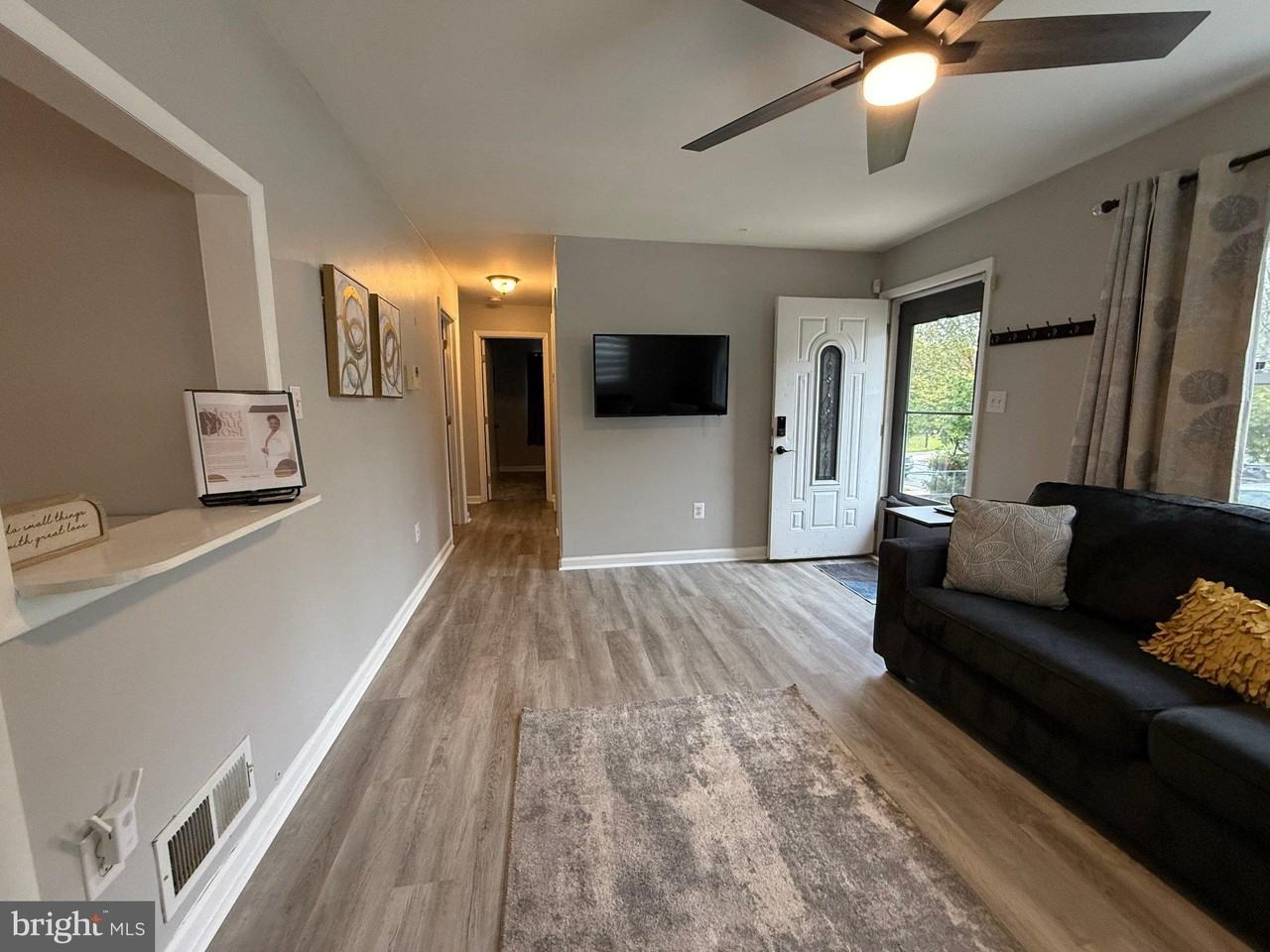 2208 Vermont Ave - Photo 3 of 30