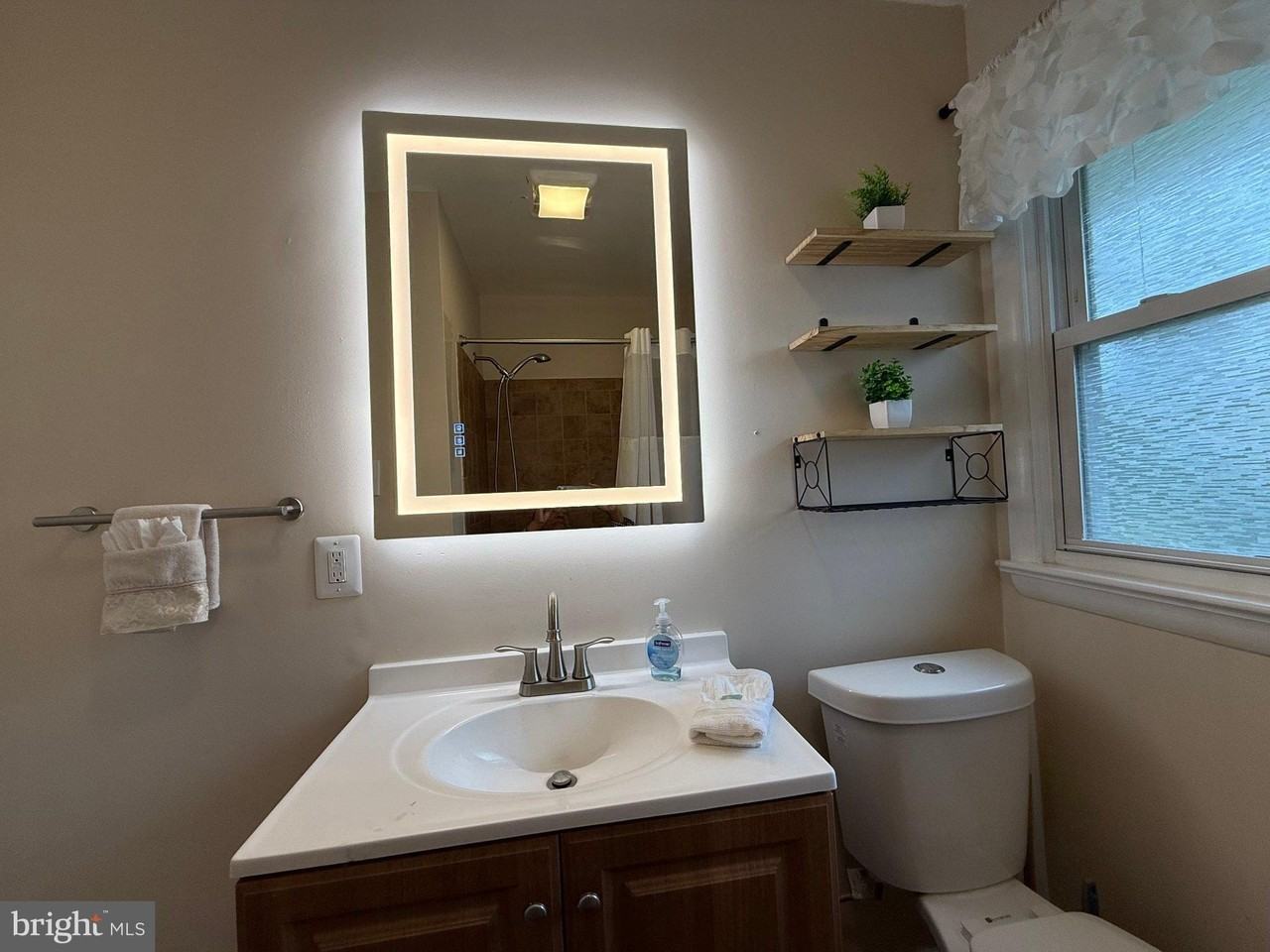 2208 Vermont Ave - Photo 7 of 30