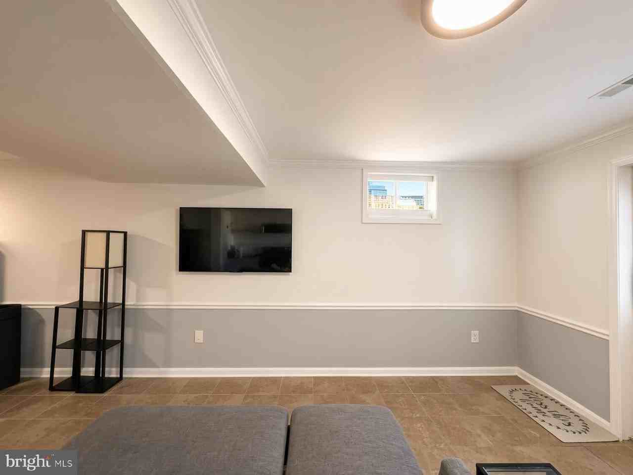 3119 Applegate Ter - Photo 4 of 17