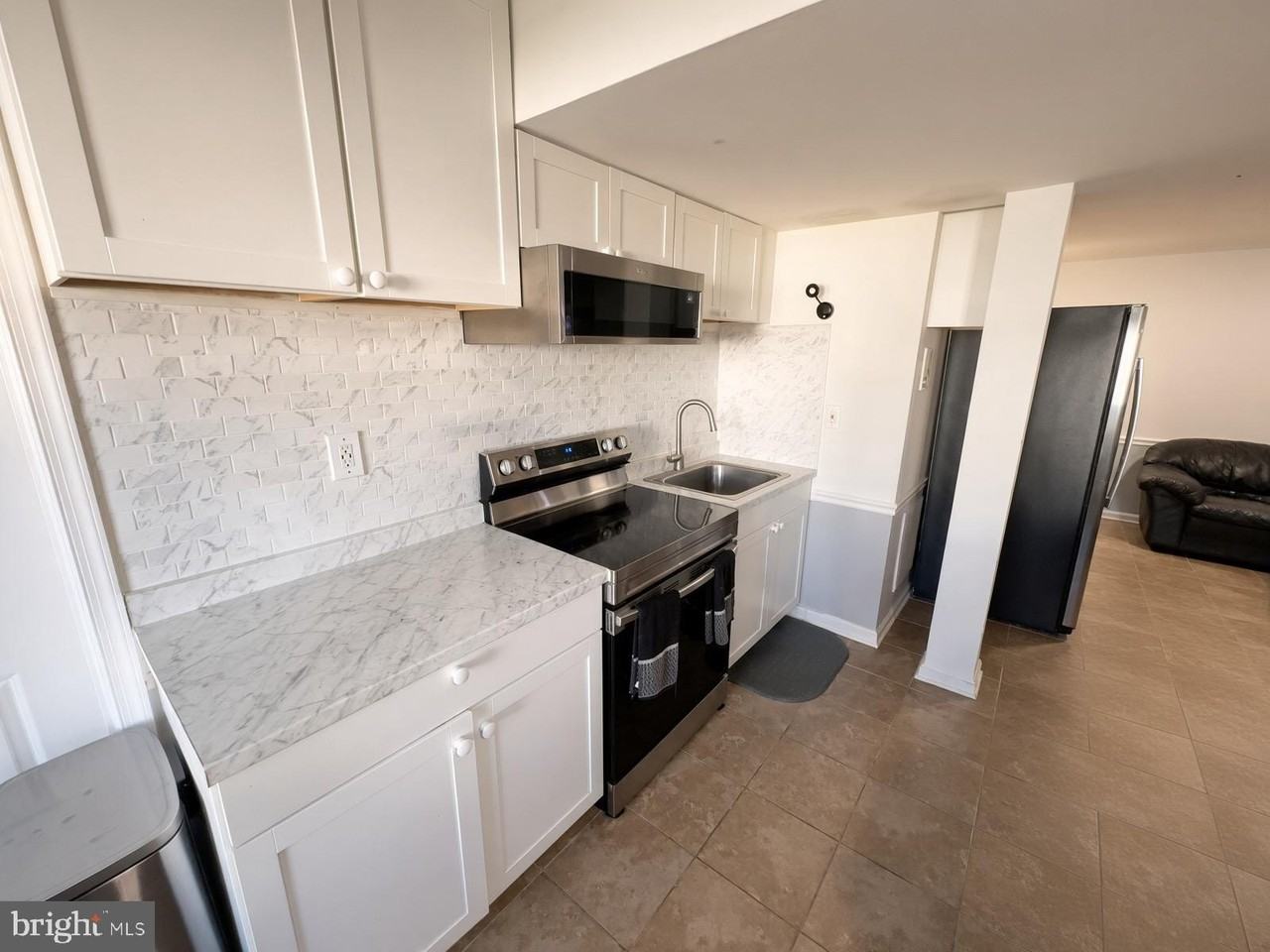 3119 Applegate Ter - Photo 5 of 17