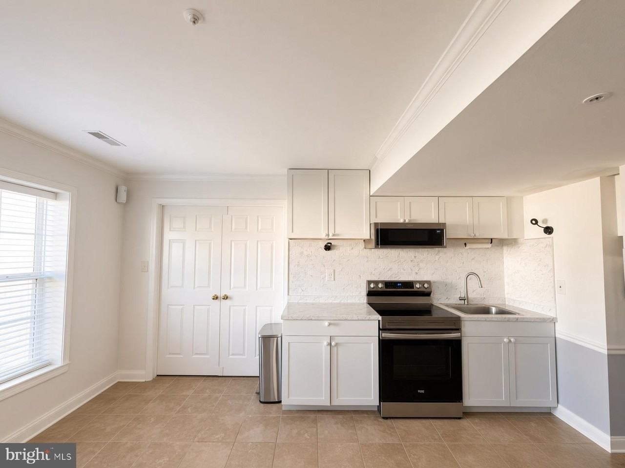 3119 Applegate Ter - Photo 6 of 17