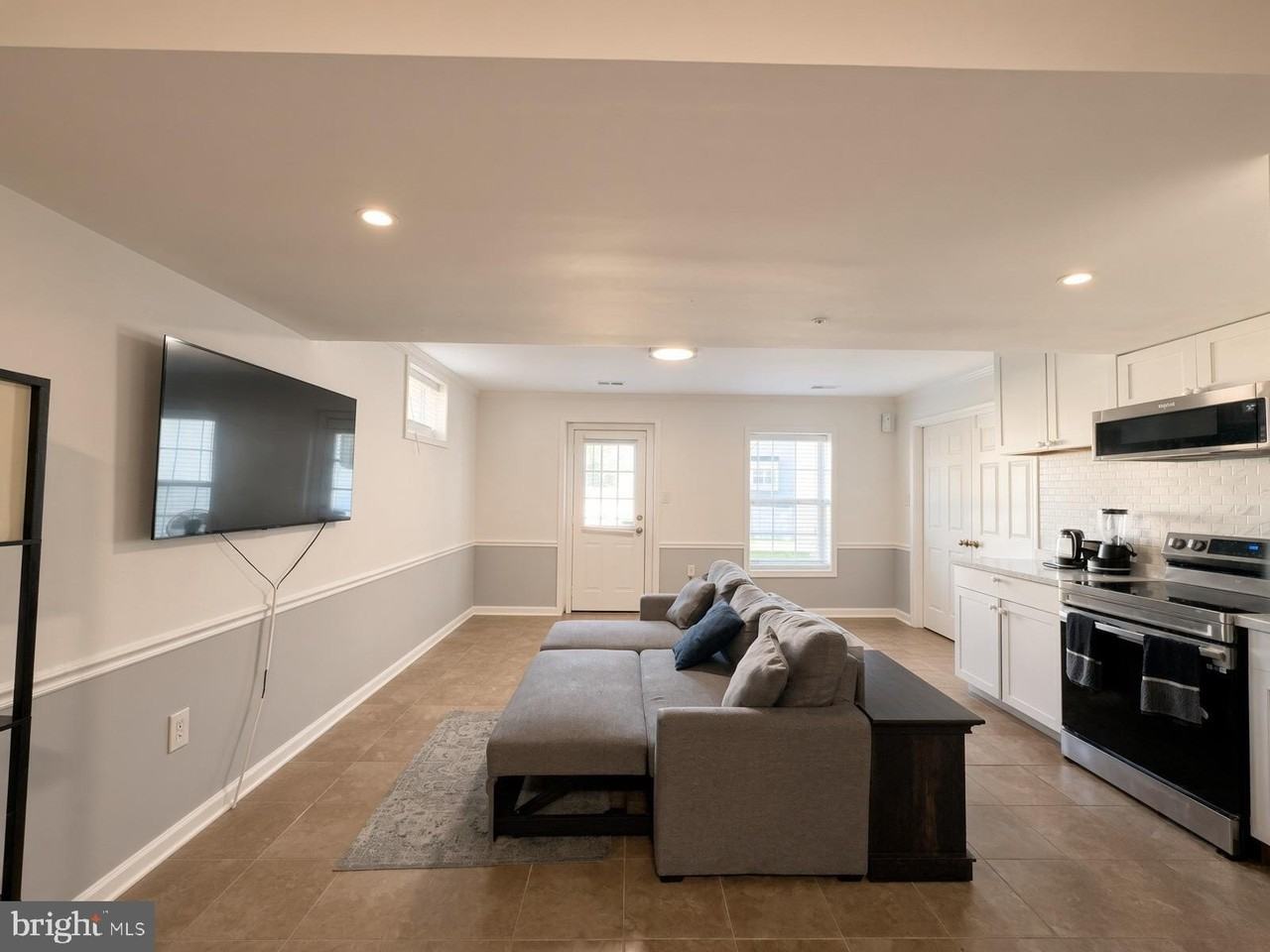 3119 Applegate Ter - Photo 7 of 17