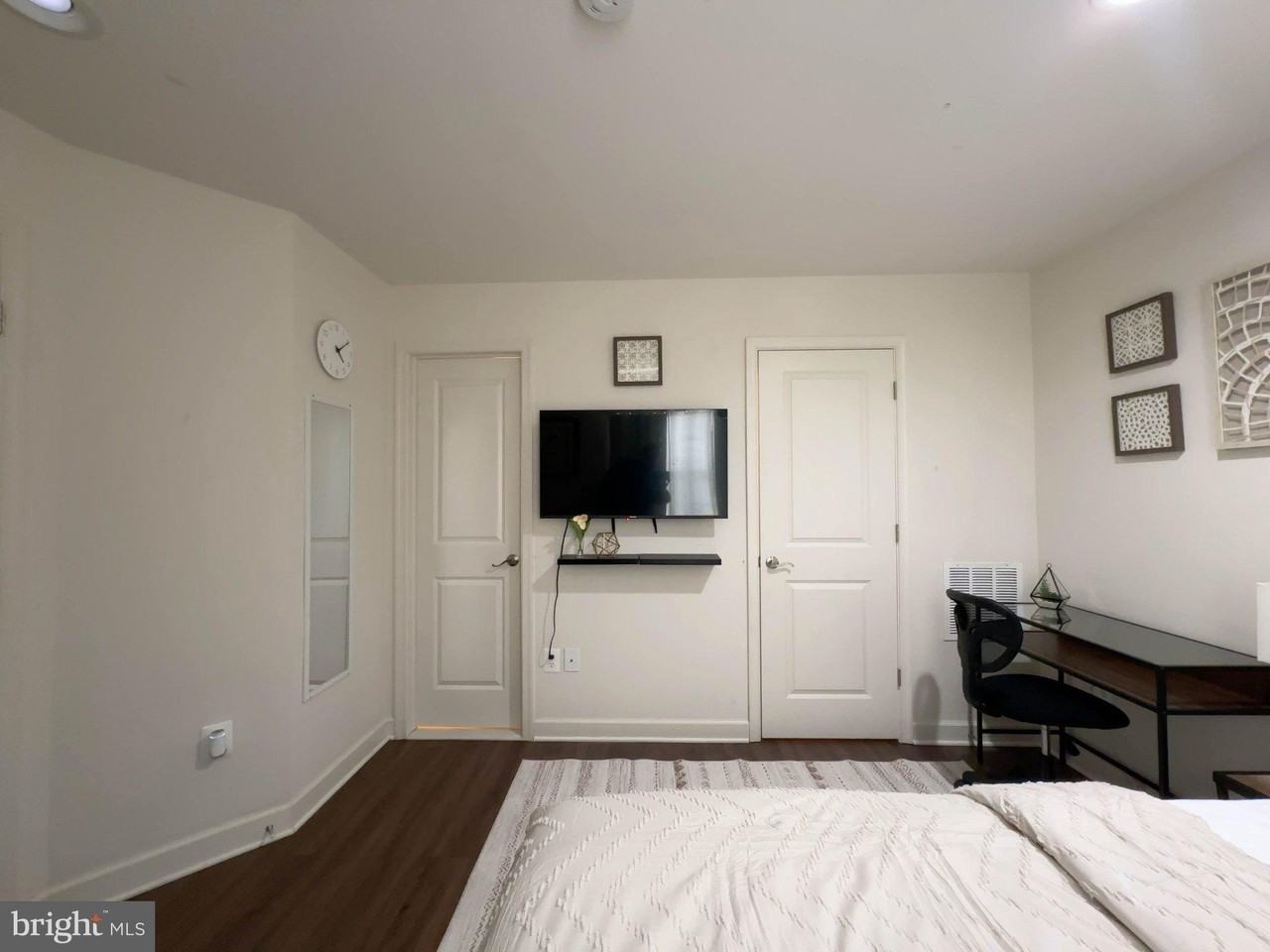 9808 Wood Glen Ter - Photo 4 of 14