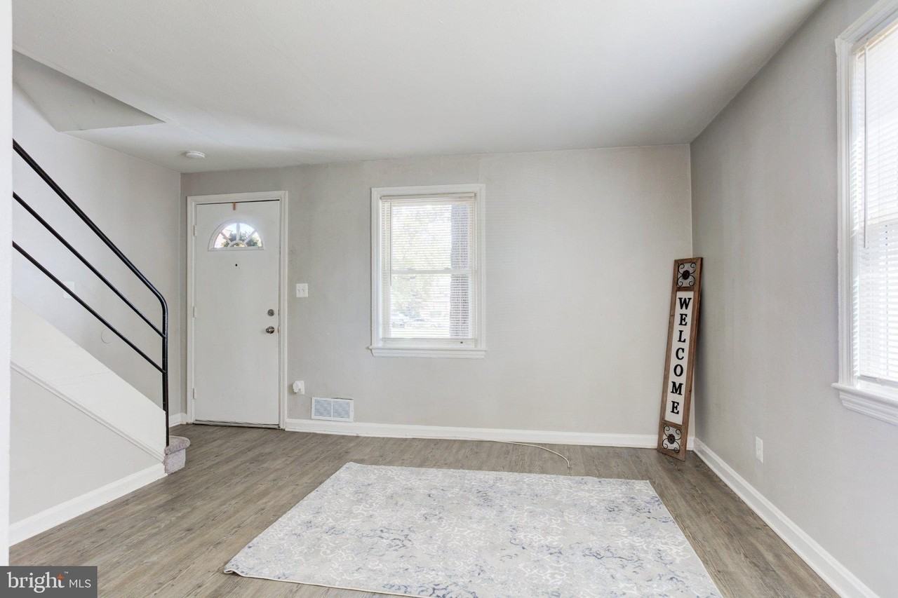 3835 26th Ave - Photo 3 of 23