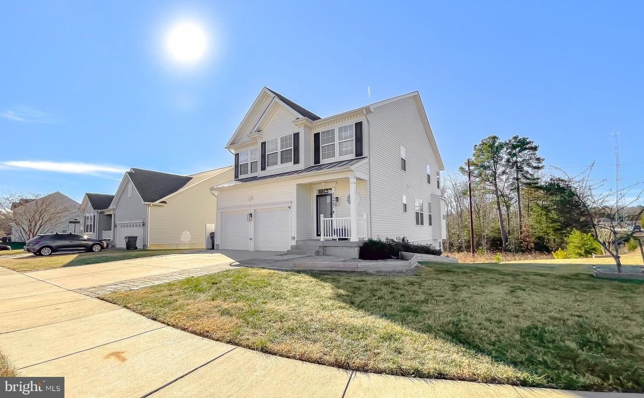 22405 Alydar Dr - Photo 3 of 50
