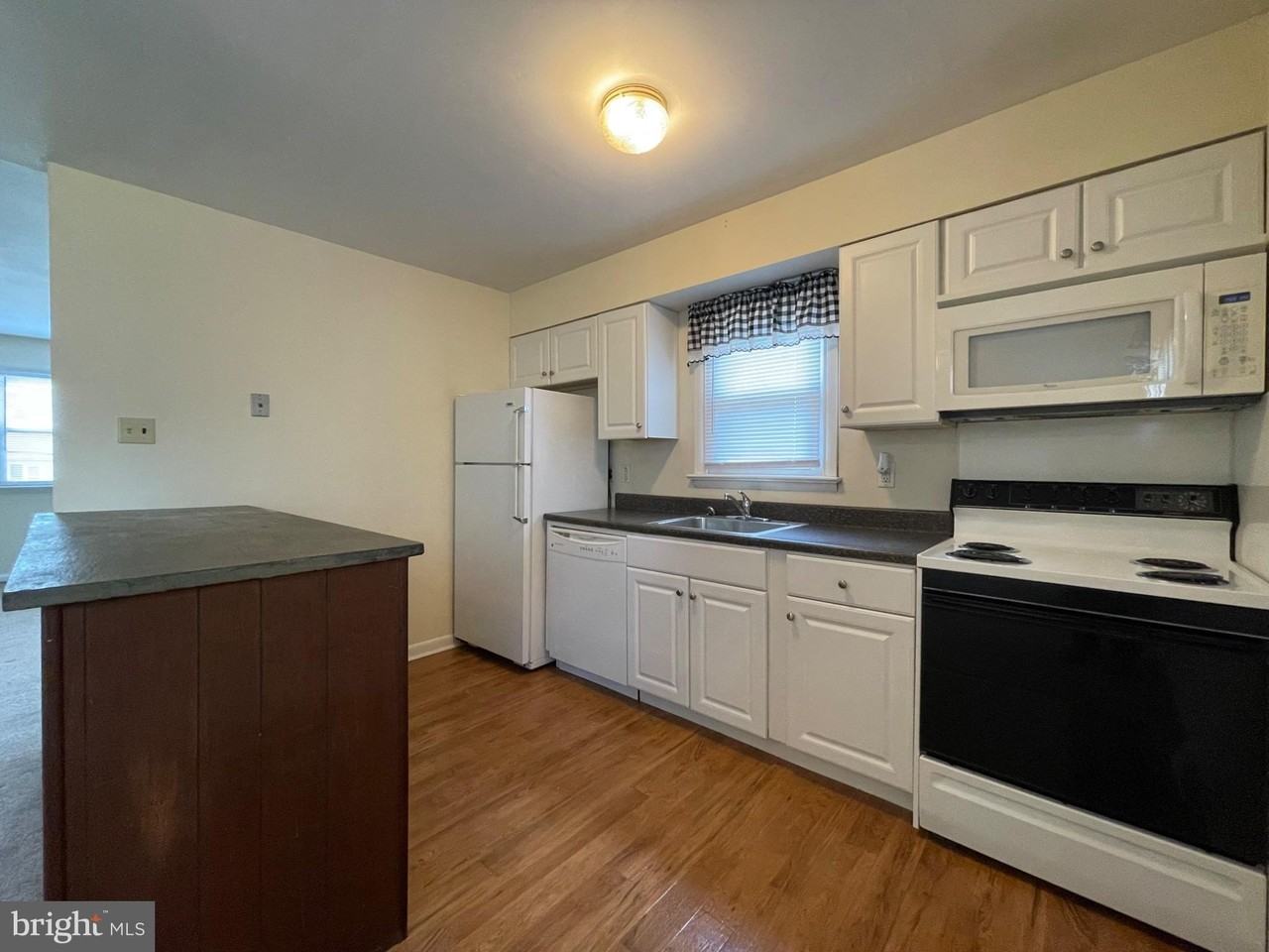 327B Shearer St - Photo 4 of 12