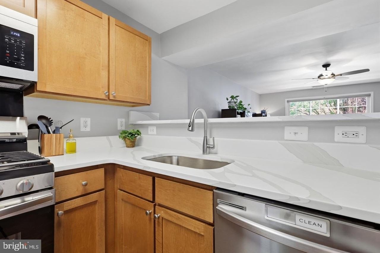 1457A N Van Dorn St - Photo 5 of 23